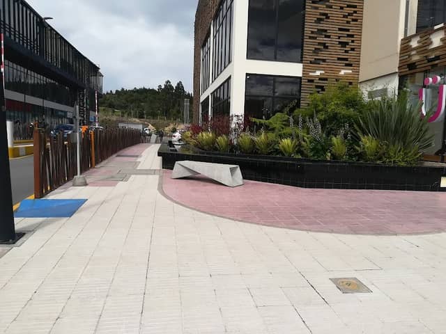 Green Hills Park - Image 1