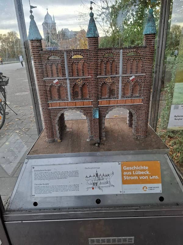 Schaukasten Äußeres Burgtor - Image 2