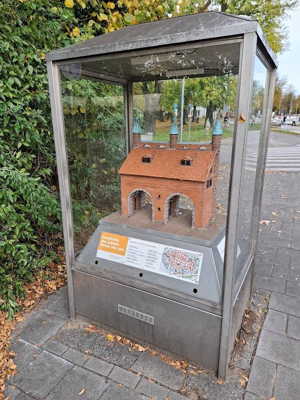 Schaukasten Äußeres Burgtor - Image 1