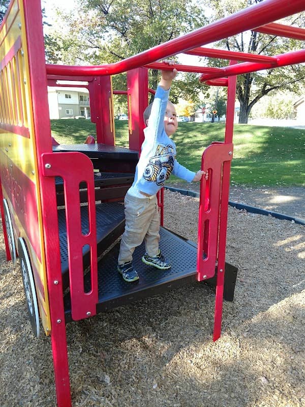 Riverside Park - Image 1