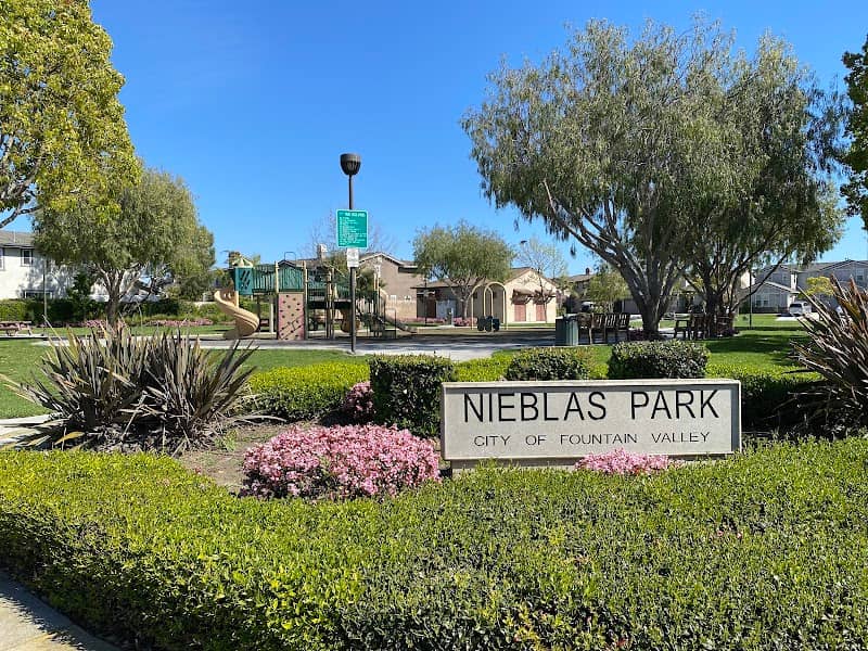 Nieblas Park - Image 1