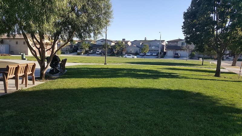 Nieblas Park - Image 2