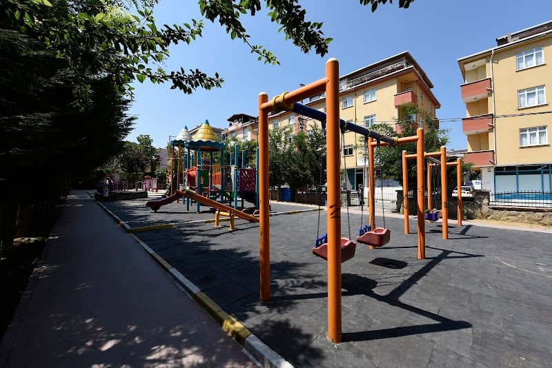 Cumhuriyet Parkı - Image 2