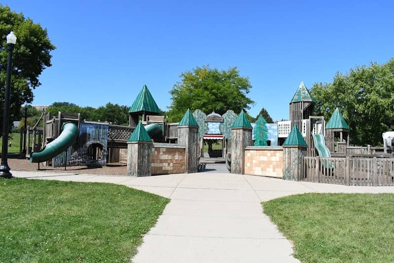 Gorman Park - Image 1