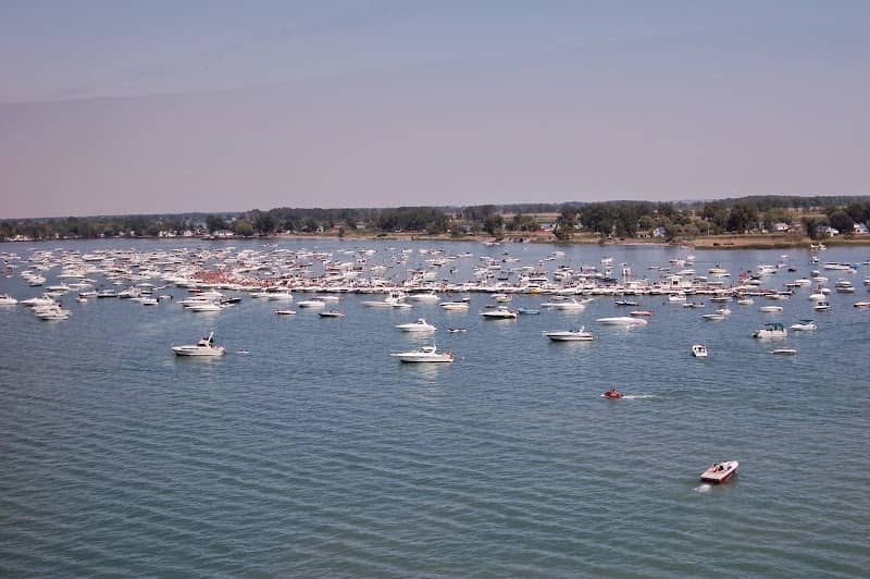 Lake St. Clair Guide - Fish Boat Eat Shop Play Stay - Image 1