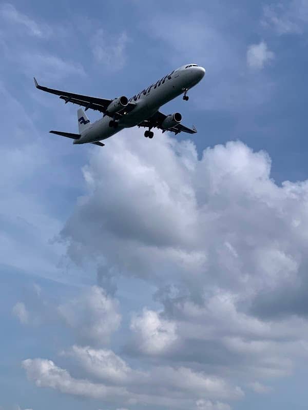 Aircraft viewing spot - Image 2