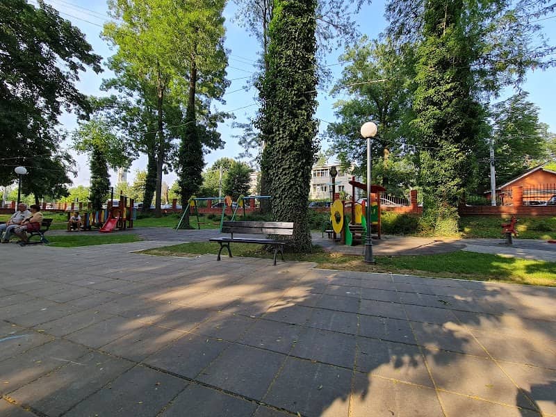 Parc Branesti - Liceu - Image 1