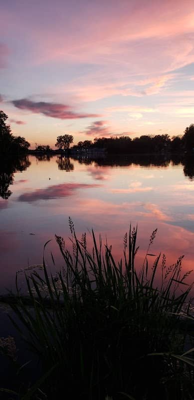 Pardeeville park - Image 1
