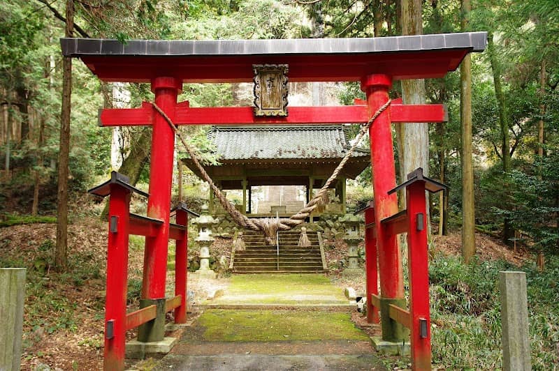 Nanasha Shrine - Image 1