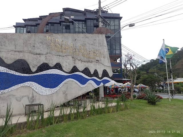 Monumento ao Estoicismo Friburguense. Obra do artista plástico friburguense Felga de Moraes. - Image 2