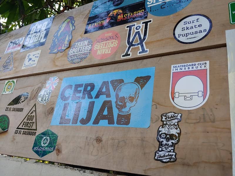 El Pozo skatebowl - Image 2
