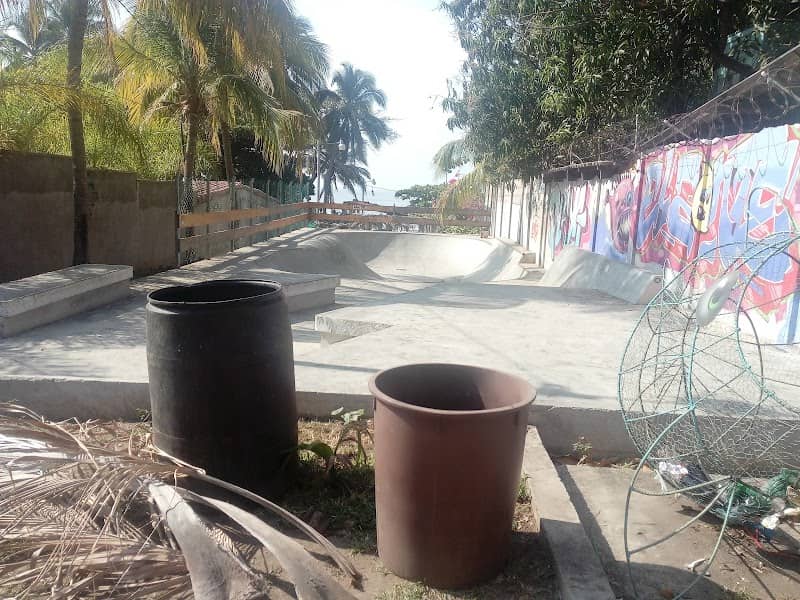 El Pozo skatebowl - Image 1
