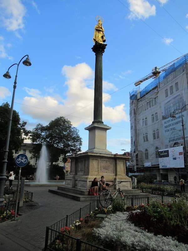 Fountain At Am Eisernen Tor - Image 2