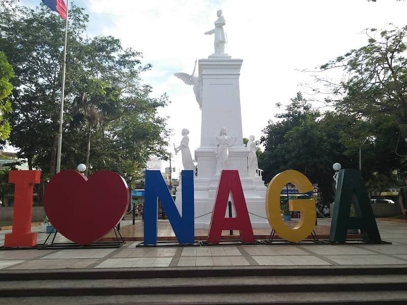 Quince Martires Plaza - Image 2