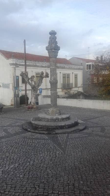 Pillory of Turquel - Image 2