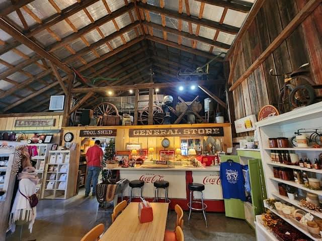 Barn N Bunk Farm Market - Image 1