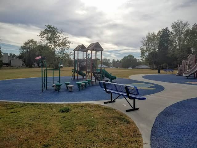 Lake Forest Park - Image 2