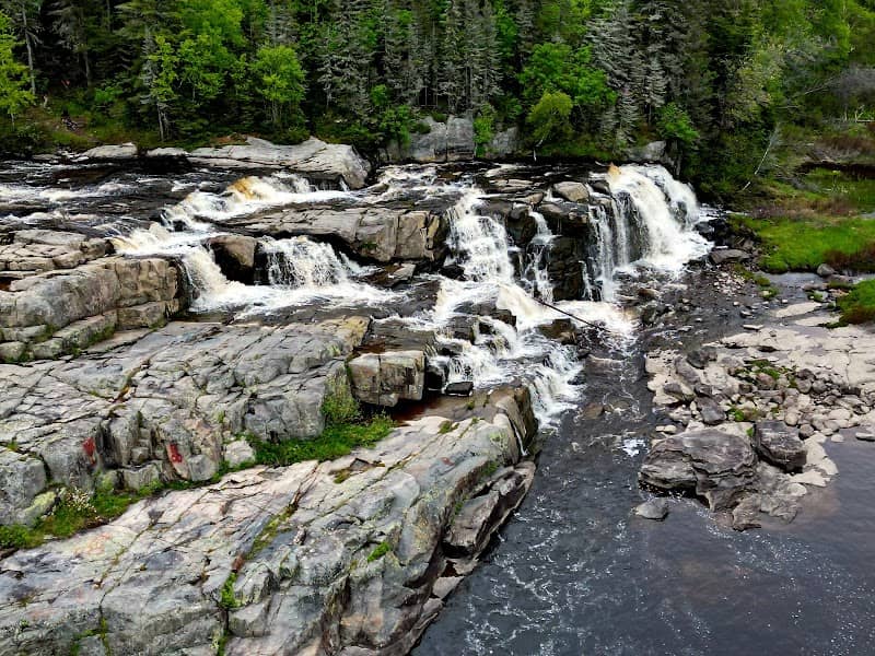 Chute de la rivière Amédée - Image 2