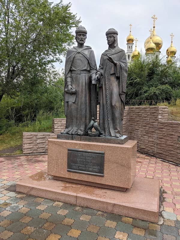 Monument to Peter and Fevronia - Image 1