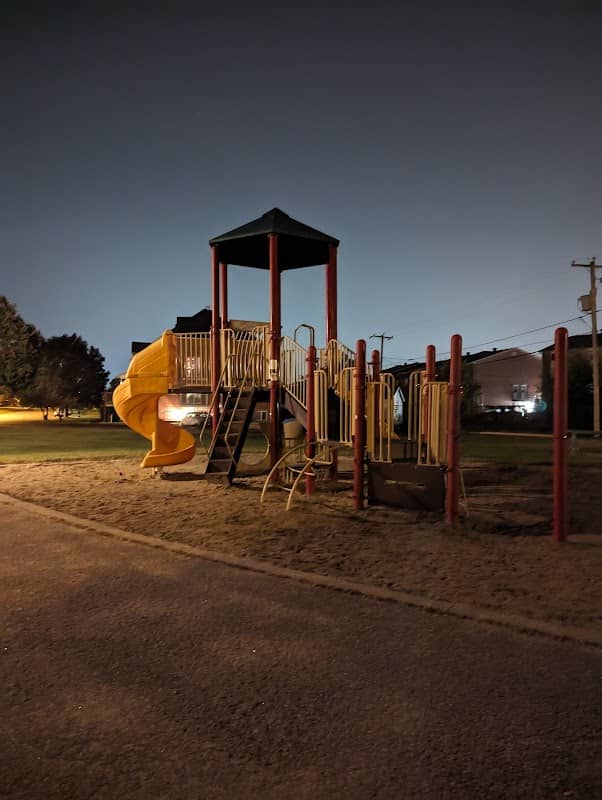 Candiac Park - Image 1