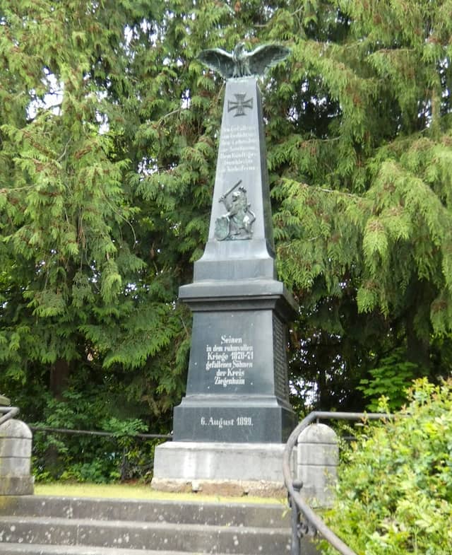 Kriegerdenkmal - Image 1