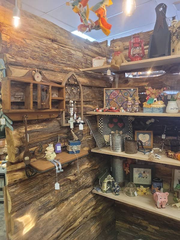 Pofolks Flea Market - Image 1