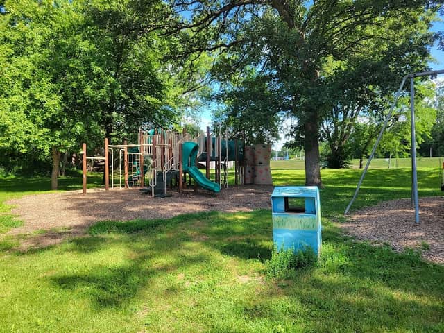 Riverside Park - Image 1