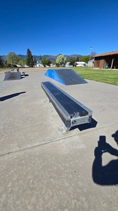 EL Johnson memorial park - Image 1