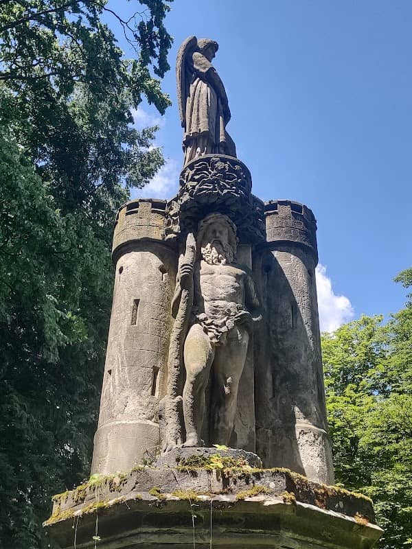 Ehem. Brunnensäule "Die Wilden Männer" - Image 1