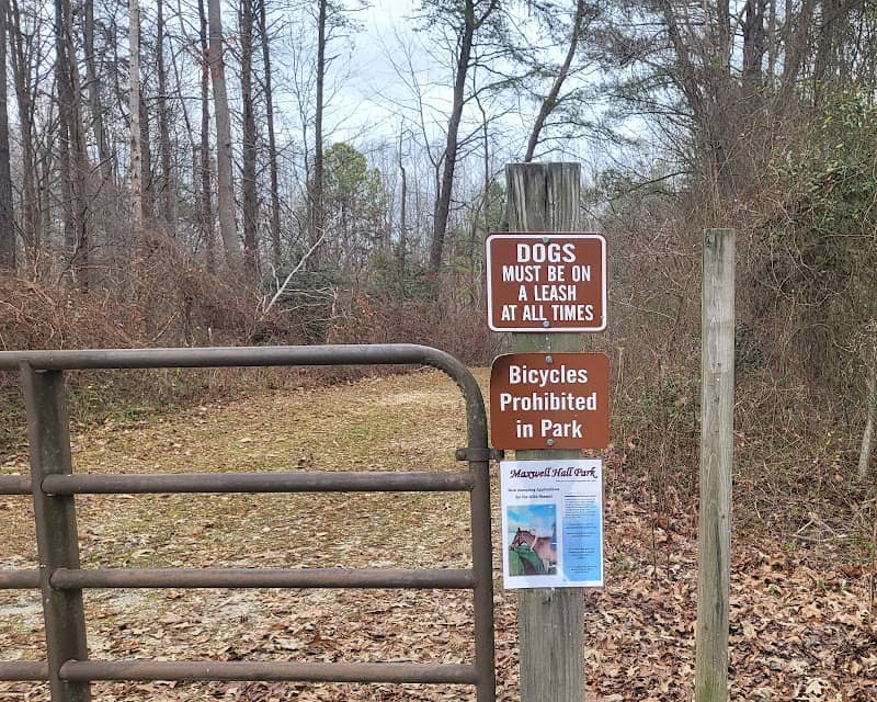 Maxwell Hall Park - Parking & Trailhead for Brown Trail - Image 1