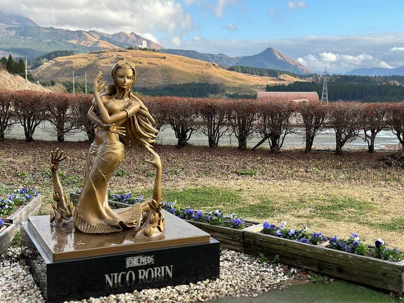 Robin Statue - Image 1