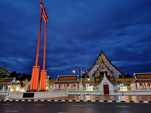 The Giant Swing - Image 1