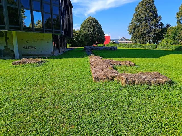 Középkori templom és kolostor alapfalai - Image 1