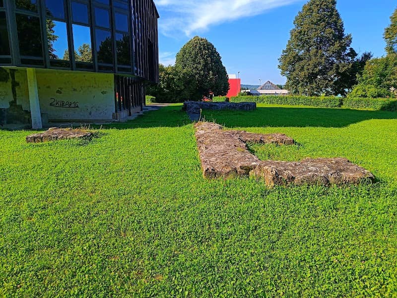 Középkori templom és kolostor alapfalai - Image 1