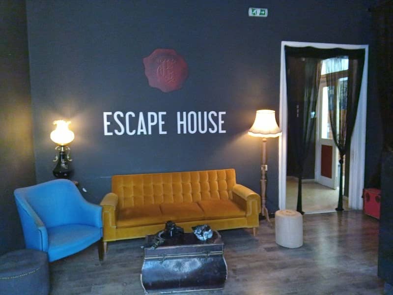Escape House - Image 2