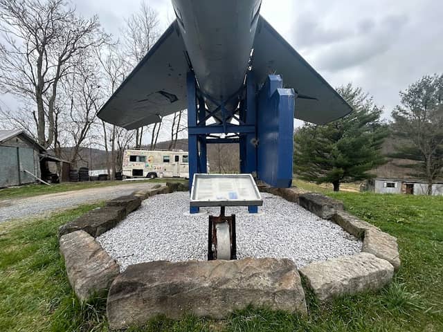 Jet on Old Scoreboard - Image 2