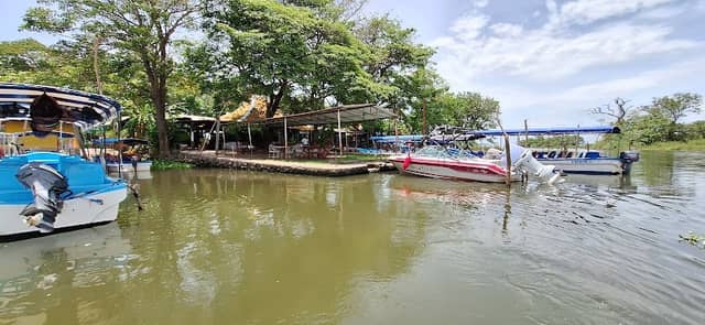 Puerto cabañas amarilla - Image 2