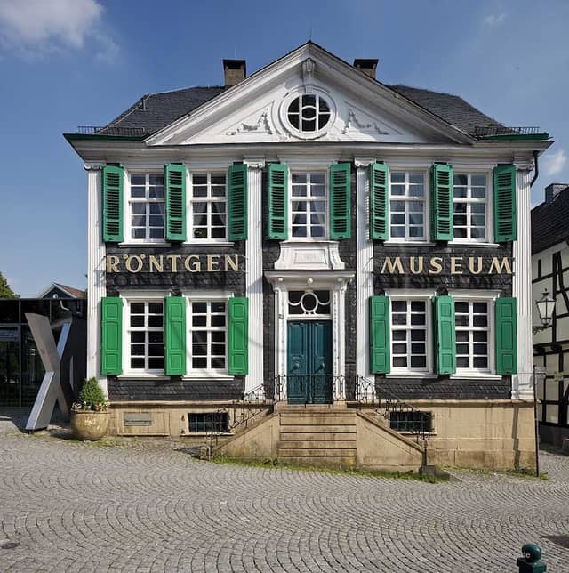 Deutsches Röntgen-Museum - Image 1