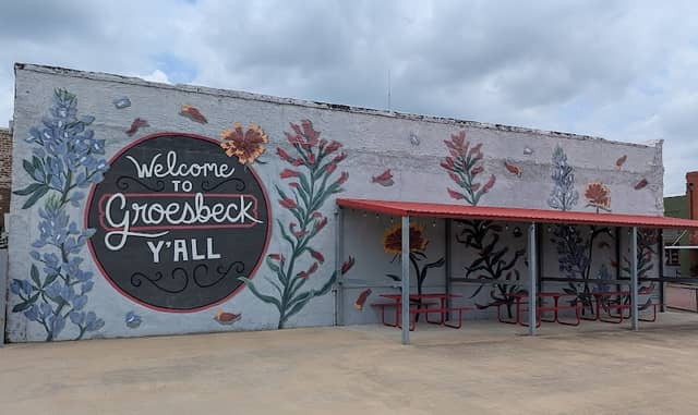 Groesbeck mural - Image 1