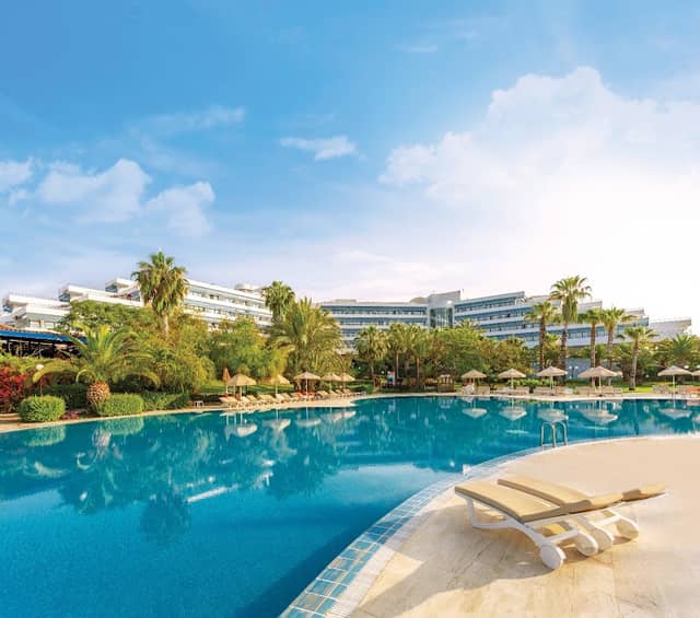 Sunrise Resort Hotel - Image 1