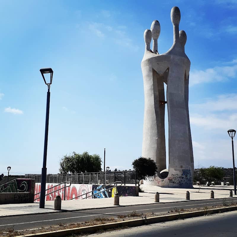 Escultura La Ronda - Image 1