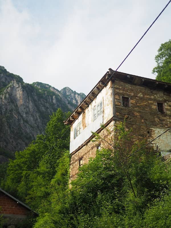 Old Traditional Houses - Image 2