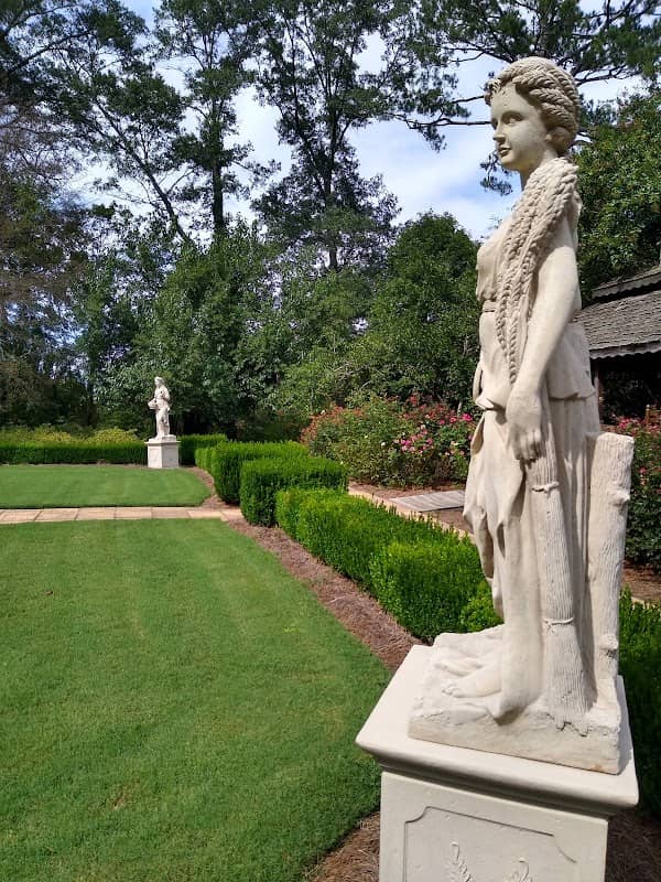 Charlotte Weaver Rose Garden - Image 2