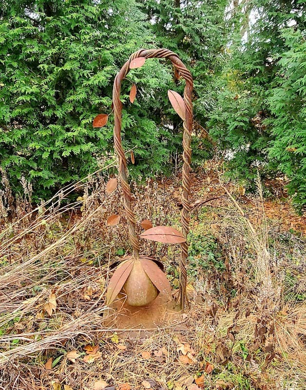 Franklin Art Garden - Image 2