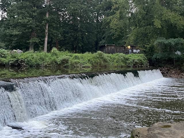 Mill Dam/Riverside Park - Image 1