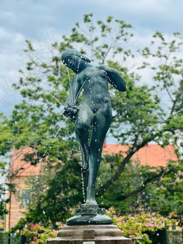 city park - Image 1