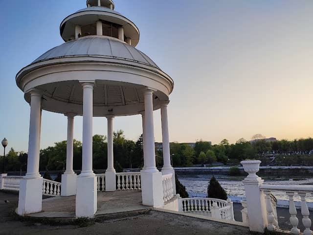 Besedka Smotrovaya - Image 1