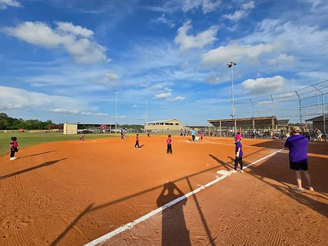 Hendrix Park - Image 1