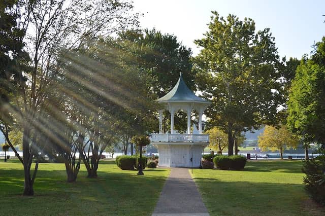 Gallipolis Public Square and Garden Lots Historic District - Image 1