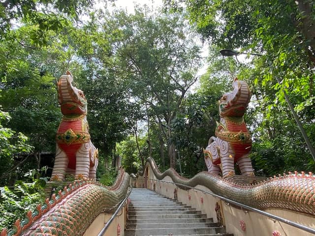 Wat Khao Phutthakhodom - Image 2